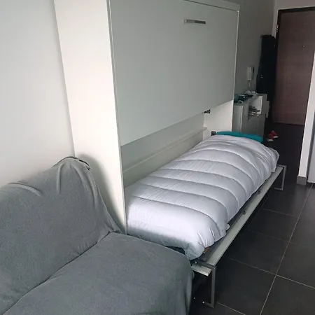 Super Emplacement à *